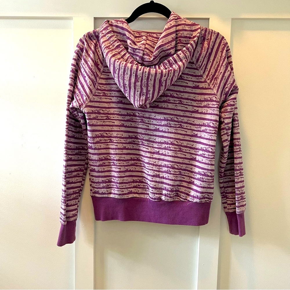 PINK ROSE SWEATSHIRT.SIZE SMALL